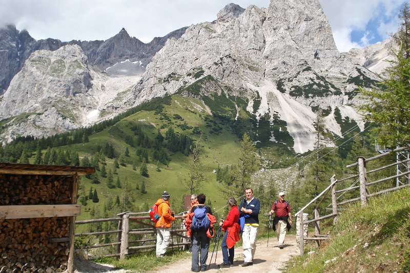 78 vor der Austria Huette.JPG